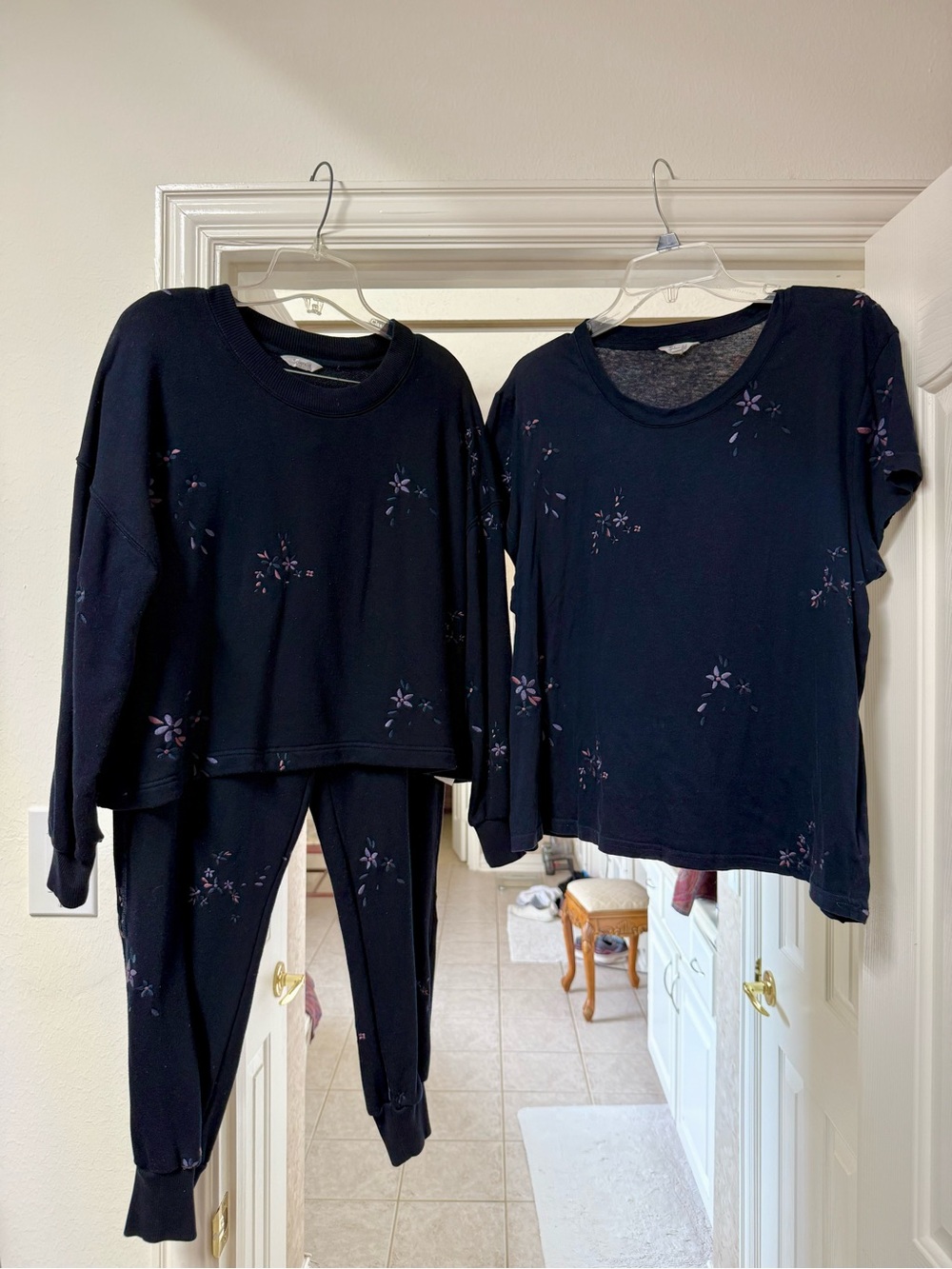 Splendid Black Round-Neck Tee